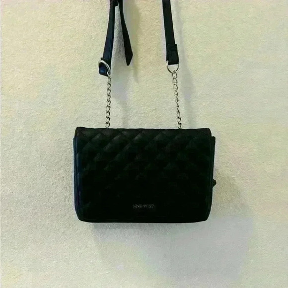 Nine West black cross purse - Picture 8 of 9